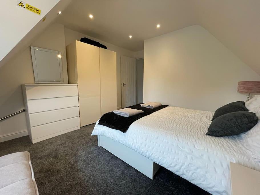 Rosey Lodge -1Bedroom Cousy Flat - Parking, Netflix, Wifi - Close To Blenheim Palace & Oxford - F5 Kidlington Esterno foto