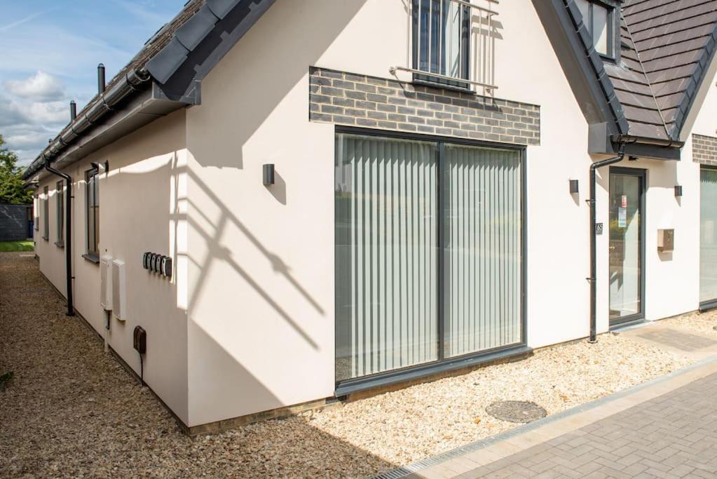 Rosey Lodge -1Bedroom Cousy Flat - Parking, Netflix, Wifi - Close To Blenheim Palace & Oxford - F5 Kidlington Esterno foto