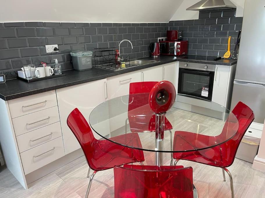 Rosey Lodge -1Bedroom Cousy Flat - Parking, Netflix, Wifi - Close To Blenheim Palace & Oxford - F5 Kidlington Esterno foto