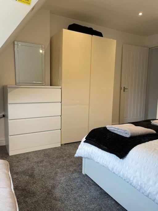 Rosey Lodge -1Bedroom Cousy Flat - Parking, Netflix, Wifi - Close To Blenheim Palace & Oxford - F5 Kidlington Esterno foto