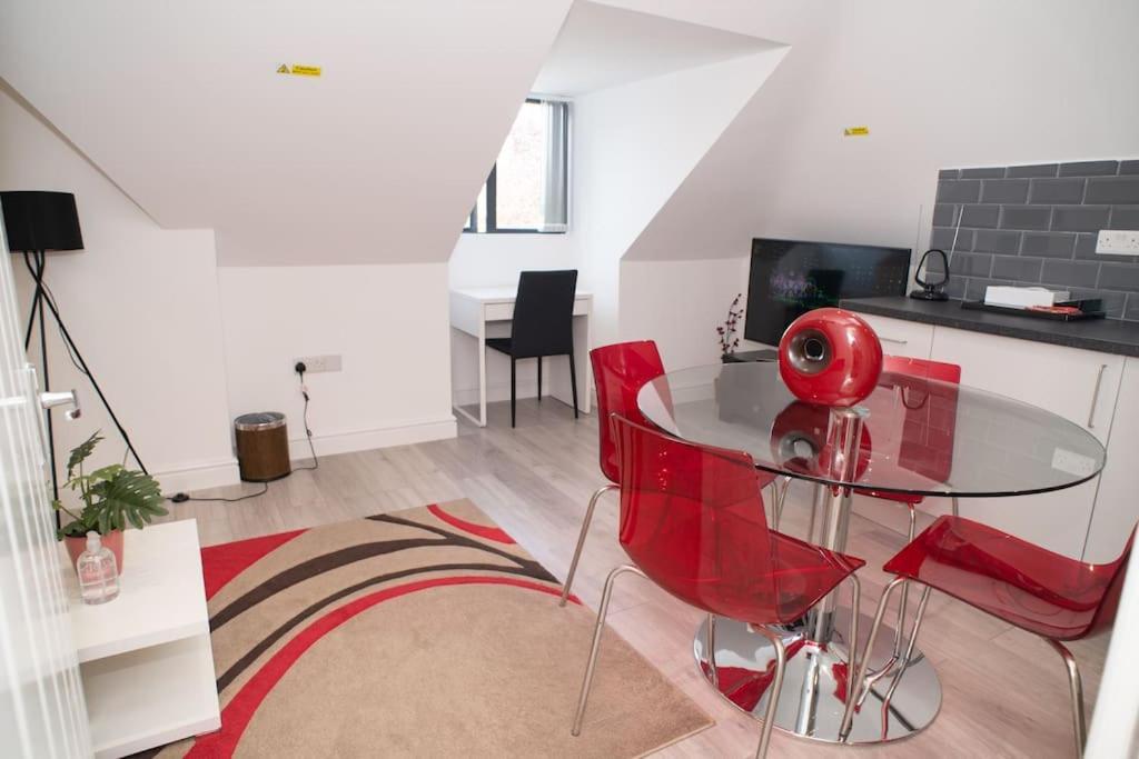 Rosey Lodge -1Bedroom Cousy Flat - Parking, Netflix, Wifi - Close To Blenheim Palace & Oxford - F5 Kidlington Esterno foto