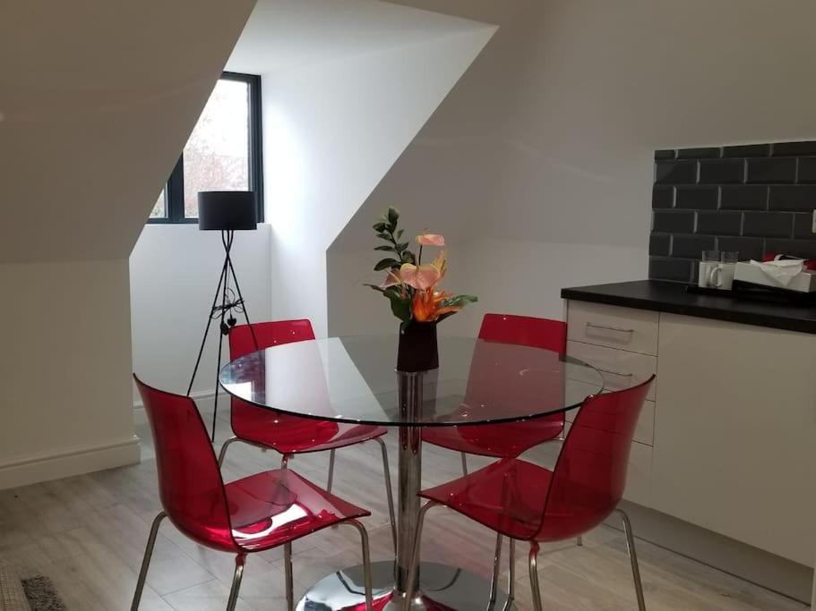 Rosey Lodge -1Bedroom Cousy Flat - Parking, Netflix, Wifi - Close To Blenheim Palace & Oxford - F5 Kidlington Esterno foto