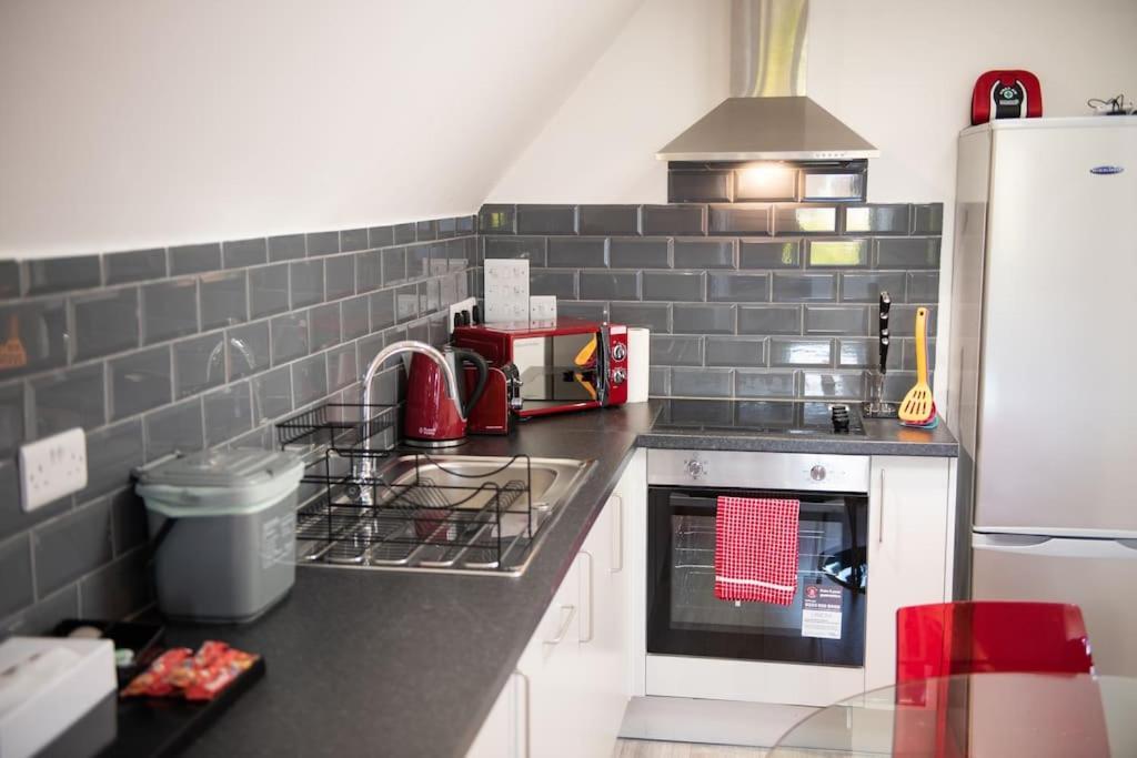Rosey Lodge -1Bedroom Cousy Flat - Parking, Netflix, Wifi - Close To Blenheim Palace & Oxford - F5 Kidlington Esterno foto