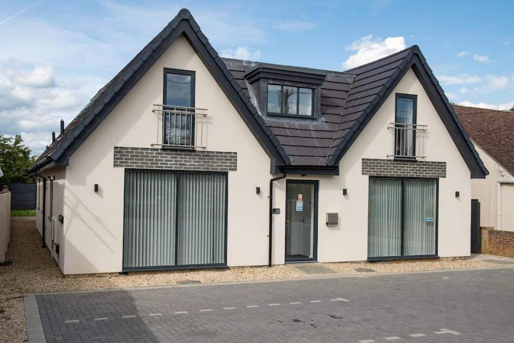 Rosey Lodge -1Bedroom Cousy Flat - Parking, Netflix, Wifi - Close To Blenheim Palace & Oxford - F5 Kidlington Esterno foto