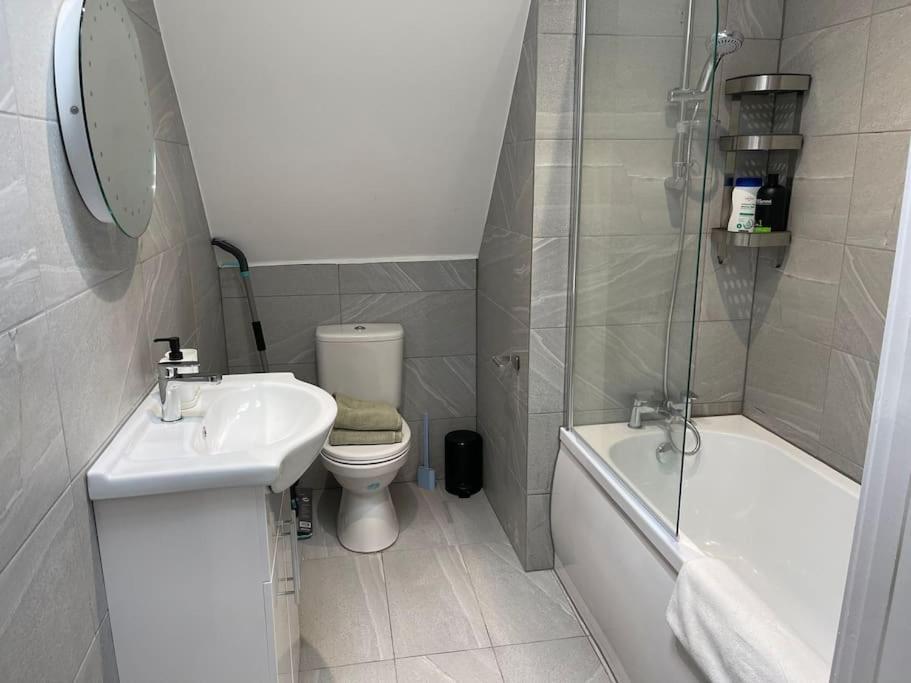 Rosey Lodge -1Bedroom Cousy Flat - Parking, Netflix, Wifi - Close To Blenheim Palace & Oxford - F5 Kidlington Esterno foto
