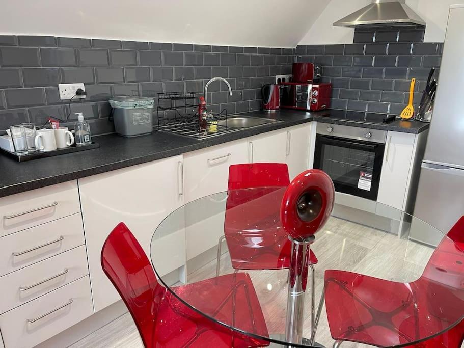 Rosey Lodge -1Bedroom Cousy Flat - Parking, Netflix, Wifi - Close To Blenheim Palace & Oxford - F5 Kidlington Esterno foto